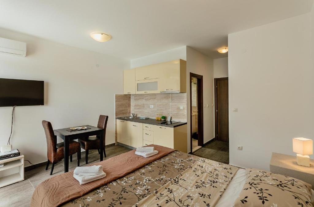 Apartments Joy Herceg Novi Exterior foto